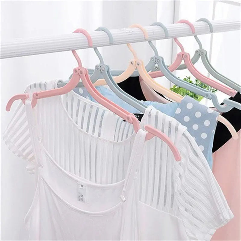 Travel Hangers - Essential for Cruise Ships, 5/10pcs Portable Folding Hangers, Plastic Hangers, Travel Accessories, Foldable Travel Clothes Drying Racks, Multifunctional Clothes Hanger (Color Random)